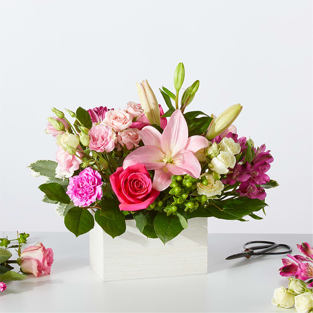 Sweetberry Box – A Florist Original – Schoodic In Bloom, Winter Harbor ME