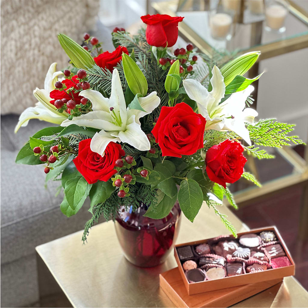 Evergreen Delight Bouquet and Chocolate Gift Set –  Schoodic In Bloom, Winter Harbor ME